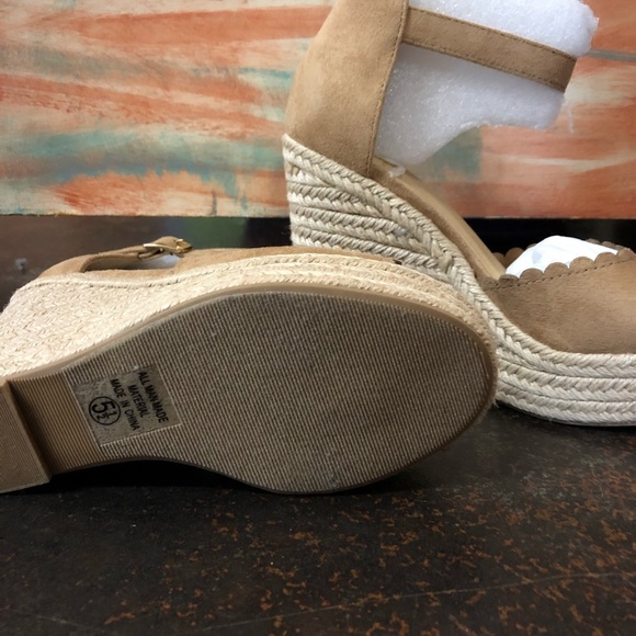 Women’s wedges - Picture 2 of 3